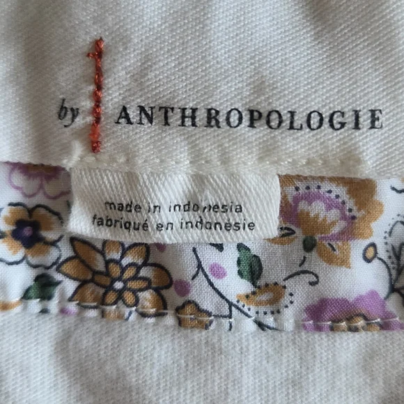 Women's White Sleeveless Collared Top - Picture 5 of 7